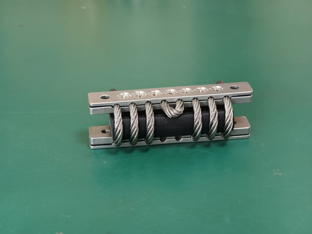Aislador de vibraciones de cable GX-60A(N) personalizable con buena resistencia al choque térmico y estructura totalmente metálica para un funcionamiento estable